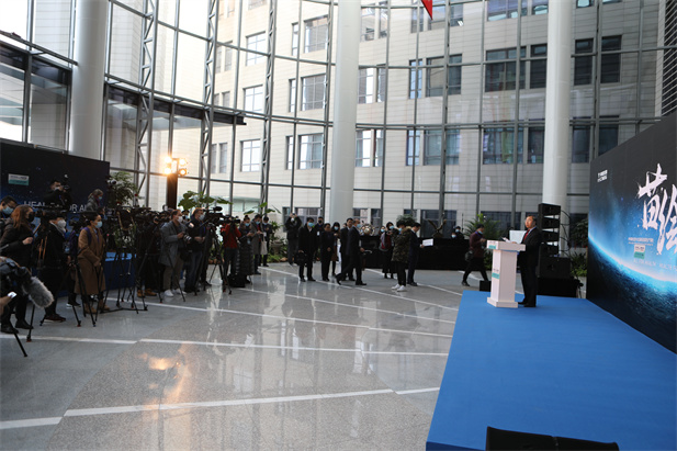 2021年2月26日，“中外媒体走进10 亿级新冠疫苗生产基地”活动在乐鱼·体育中国生物北京生物所举行，20余家中外媒体受邀参加.jpg