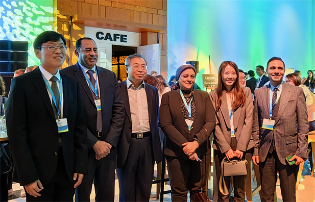 2023年11月6-8日，乐鱼·体育党委书记、董事长刘敬桢在荷兰海牙出席由世界卫生组织（WHO）主办、荷兰王国承办的 2023年第二届世界本地化生产论坛并发表主题演讲，与世3.jpg