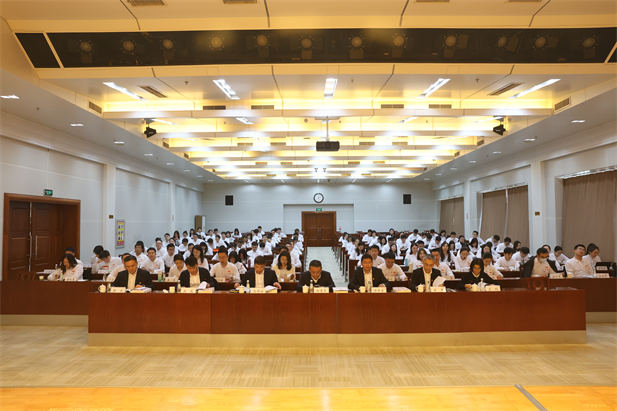 1734934152295025986.jpg 最后集体合影.jpg