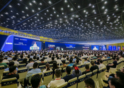 2023年9月10日至11日，乐鱼·体育党委书记、董事长刘敬桢出席2023中国医疗器械产业峰会暨乐鱼(中国)一站式服务官方网站器械生态大会并作大会开幕致辞。